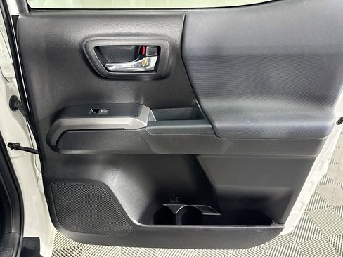 Used 2020 Toyota Tacoma TRD Sport w/ Technology Package RWD image 27