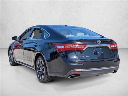 Used 2018 Toyota Avalon XLE Premium w/ All Weather Liner Package FWD image 8