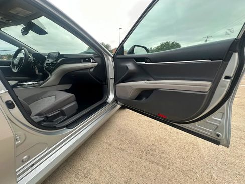 Used 2021 Toyota Camry LE FWD image 28