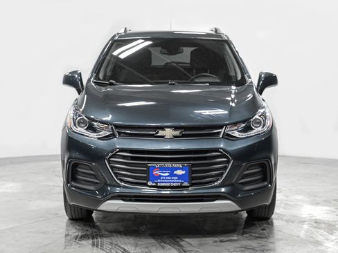 Used 2022 Chevrolet Trax LT w/ LT Convenience Package image 12
