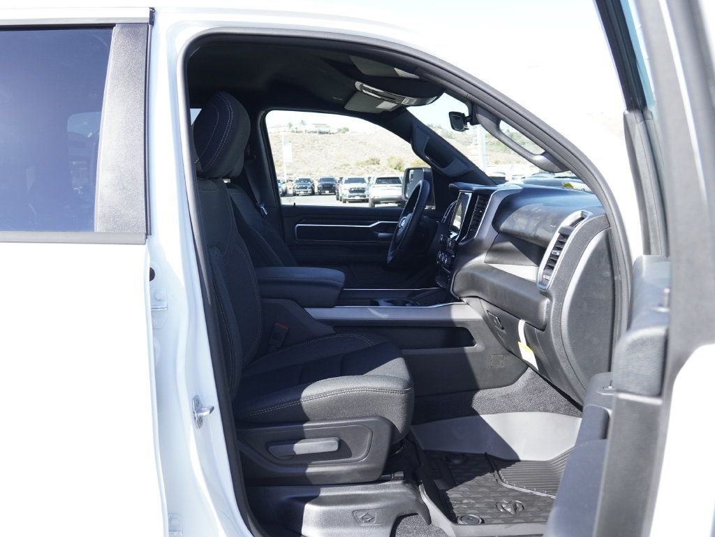 New 2026 RAM 1500 Big Horn w/ Sport Appearance Package AWD/4WD image 31