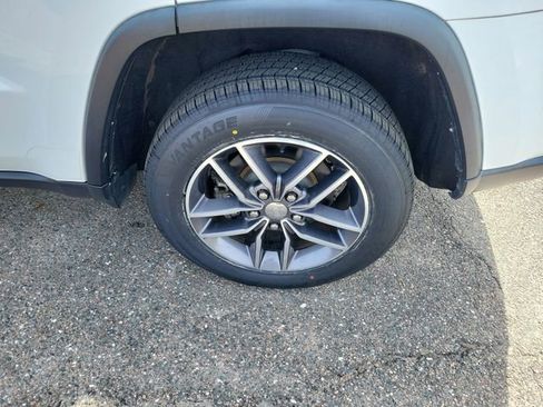 Used 2018 Jeep Grand Cherokee Limited w/ Luxury Group II RWD image 7