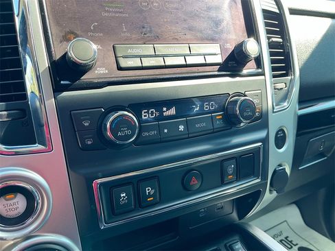 Used 2021 Nissan Titan SV w/ SV Convenience Package image 15