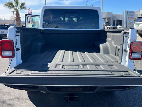 Certified 2024 Jeep Gladiator Sport w/ Premium Package image 18