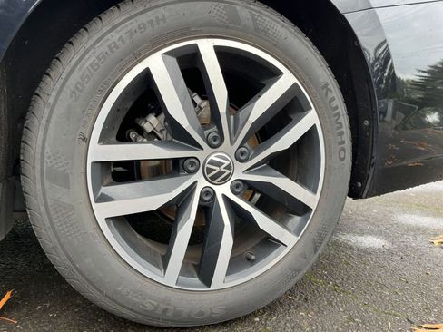 Used 2025 Volkswagen Jetta SE image 29