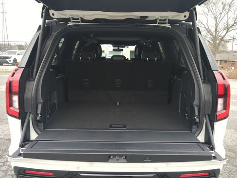 New 2026 Ford Expedition Max Platinum w/ Stealth Performance Package AWD/4WD image 12