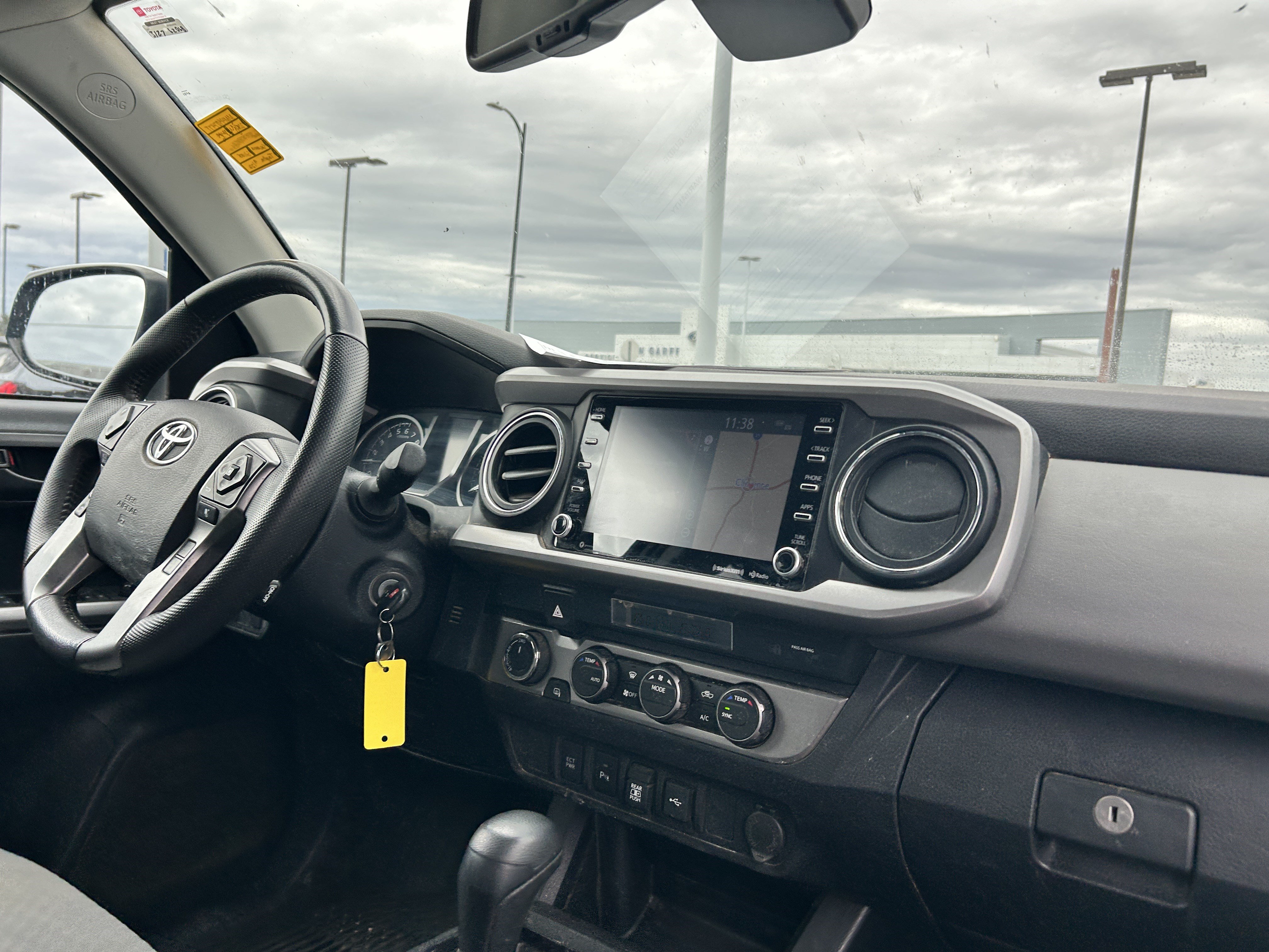 Used 2021 Toyota Tacoma SR5 AWD/4WD image 14