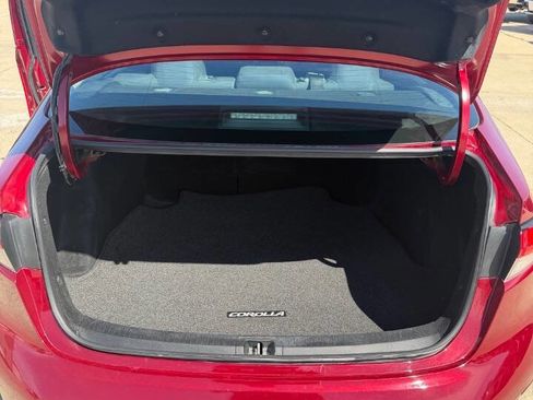 Used 2022 Toyota Corolla LE w/ Carpet Mat Package (TMS) FWD image 12