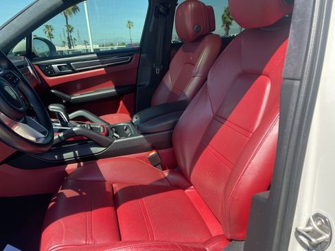 Used 2021 Porsche Cayenne GTS image 8