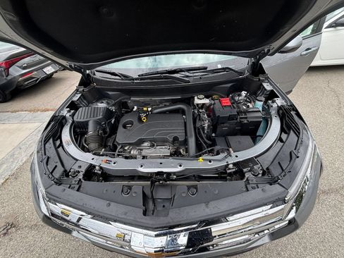 Used 2025 Chevrolet Equinox LT FWD image 33