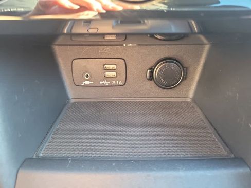 Used 2022 Subaru Forester Premium image 14