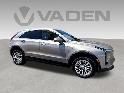 Used 2025 Cadillac XT4 Premium Luxury FWD image 21