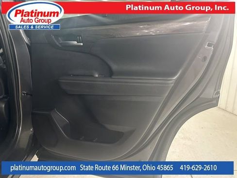 Used 2021 Toyota Highlander Platinum image 22