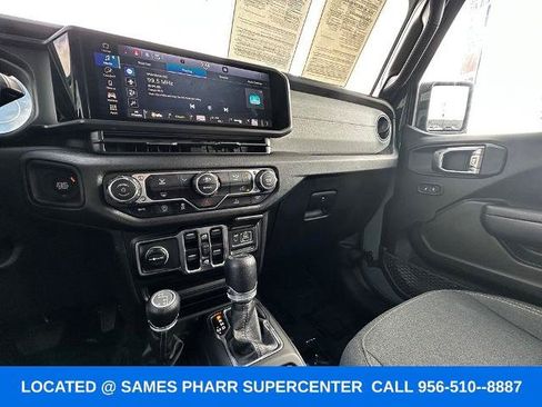 Used 2025 Jeep Gladiator Sport AWD/4WD image 13