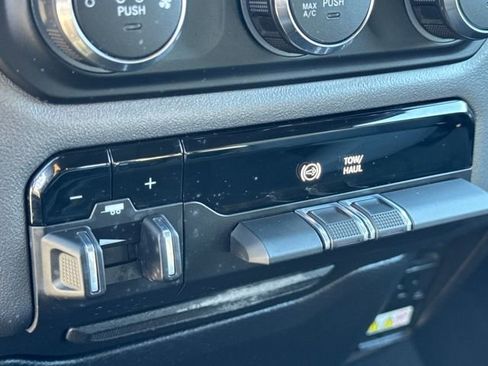 Used 2022 RAM 2500 Big Horn w/ Cold Weather Group image 26