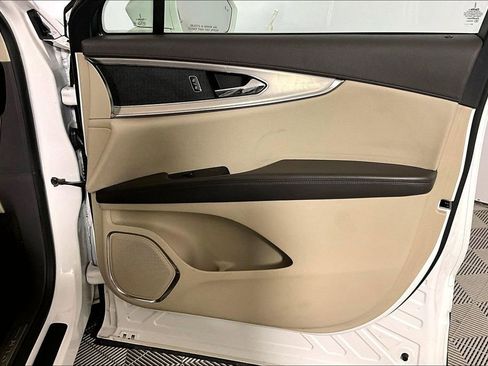 Used 2020 Lincoln Nautilus FWD image 19