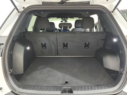 Used 2026 Chevrolet Equinox LT FWD image 19