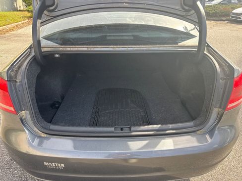 Used 2013 Volkswagen Passat 2.5 SE image 18
