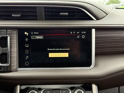 Used 2024 GMC Yukon XL Denali RWD image 25