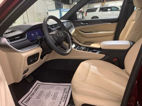 Used 2024 Jeep Grand Cherokee Limited w/ Trailer Tow Package image 9