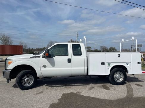 Used 2015 Ford F250 XL w/ Power Equipment Group image 4
