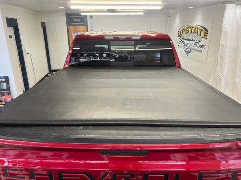 Used 2021 Chevrolet Silverado 1500 LTZ w/ Technology Package AWD/4WD image 13