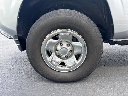 Used 2023 Toyota Tacoma SR AWD/4WD image 12