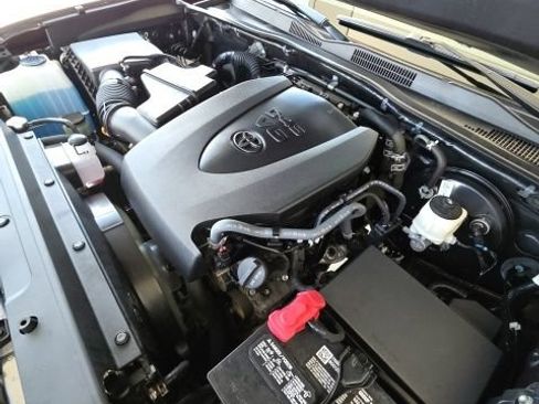 Used 2021 Toyota Tacoma Limited AWD/4WD image 25