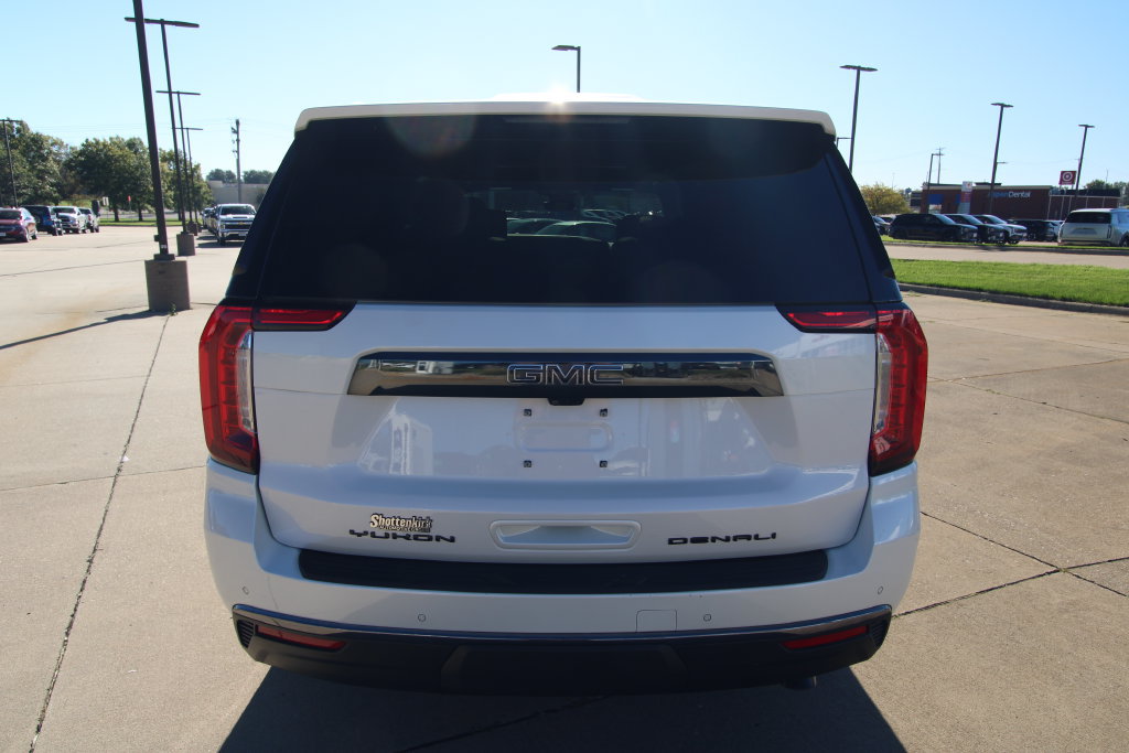 Used 2024 GMC Yukon XL Denali Ultimate AWD/4WD image 19
