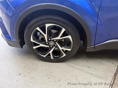 Used 2018 Toyota C-HR XLE image 9