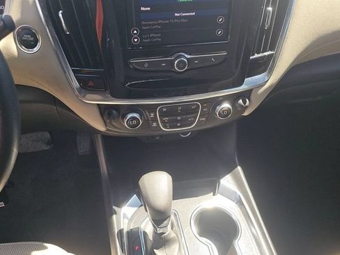 Used 2022 Chevrolet Traverse LS FWD image 9