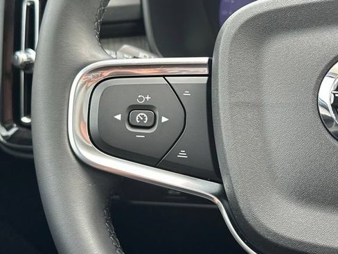 Certified 2024 Volvo XC40 B5 Plus w/ Protection Package Premier AWD/4WD image 26