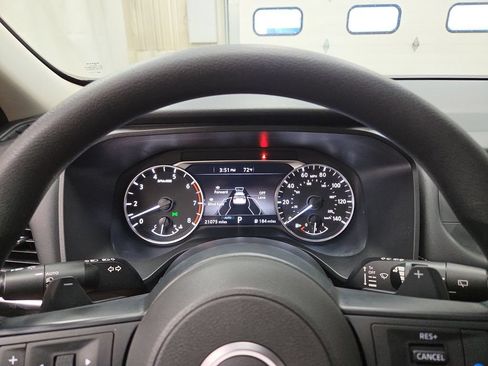 Used 2024 Nissan Rogue SV AWD/4WD image 22