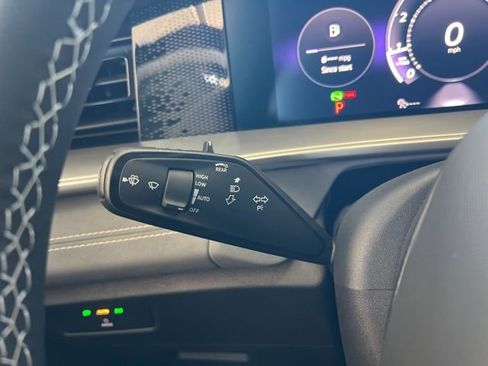 New 2026 Volkswagen Tiguan SE image 10