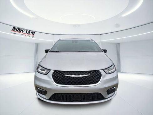 New 2026 Chrysler Pacifica Select FWD image 7