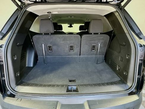 Used 2020 Chevrolet Traverse LT w/ Driver Confidence II Package AWD/4WD image 25