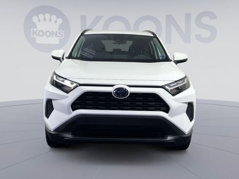 Used 2024 Toyota RAV4 LE AWD/4WD image 4