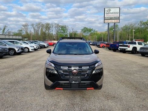 Certified 2025 Nissan Rogue SV image 5