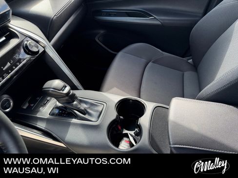 Used 2023 Toyota Venza LE AWD/4WD image 23