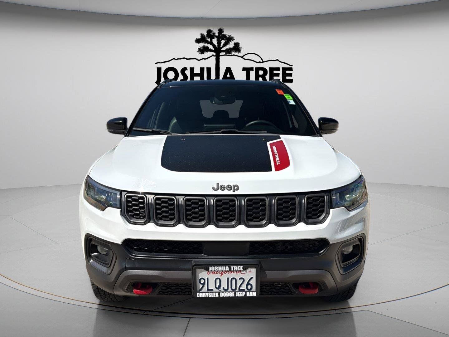 Used 2024 Jeep Compass Trailhawk AWD/4WD image 2
