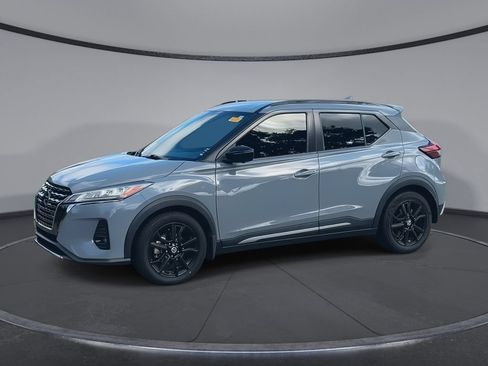 Used 2021 Nissan Kicks SR FWD image 4