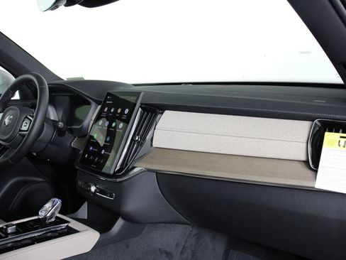 New 2026 Volvo XC90 B5 Plus w/ Protection Package image 9