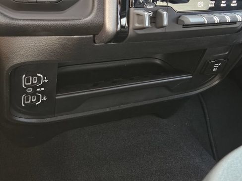 New 2026 RAM 2500 Tradesman AWD/4WD image 19