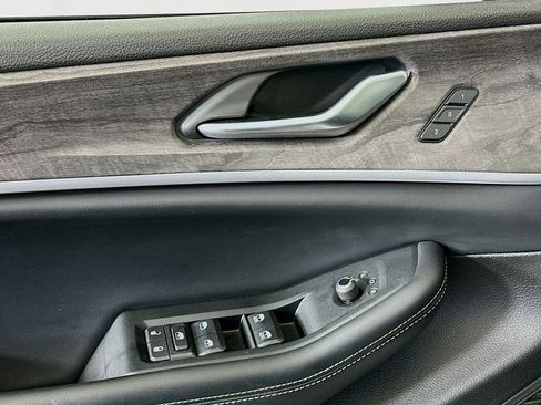 Used 2024 Jeep Grand Cherokee L Limited w/ Luxury Tech Group II image 15