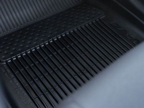 Used 2024 Toyota RAV4 SE image 38