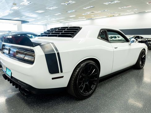 Used 2016 Dodge Challenger R/T Scat Pack RWD image 5