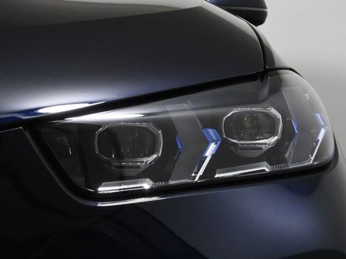 Used 2026 BMW X5 xDrive50e w/ M Sport Package image 11