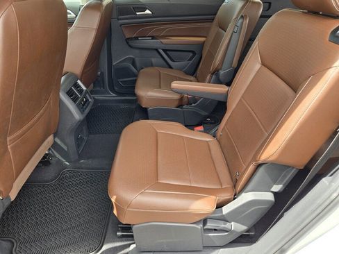 Used 2021 Volkswagen Atlas SE w/ Panoramic Sunroof Package FWD image 12