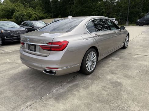 Used 2018 BMW 740i RWD image 25