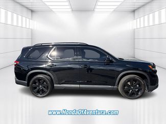 Certified 2025 Honda Pilot Black Edition video 2